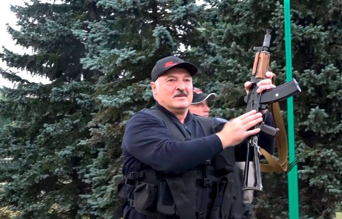 Лукашенко с Автоматом