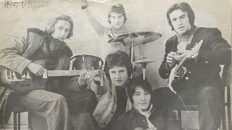Школьная фотография из личного архива. Сургут, 1978 г. «Группа Биг Вирус, потому что: БутусовИГнатенко ВИноградовРУСаков».