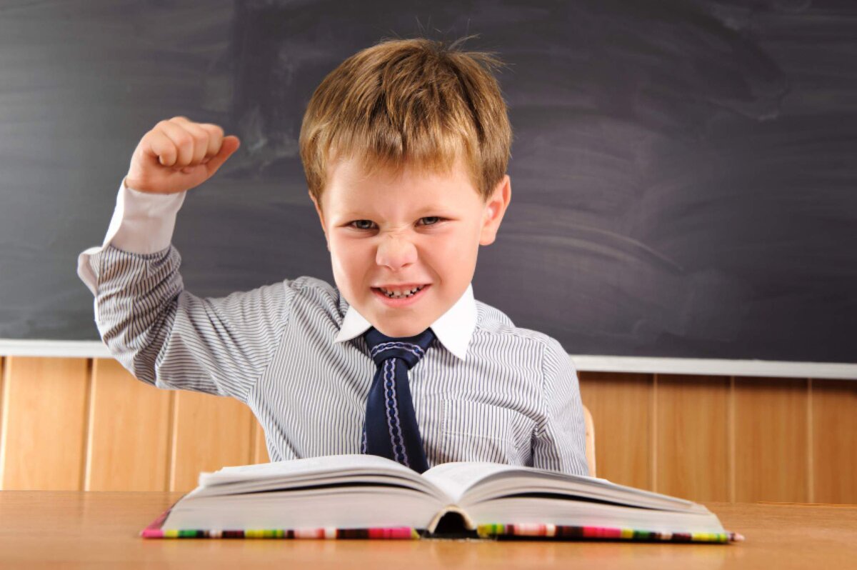 Экзамены у школников