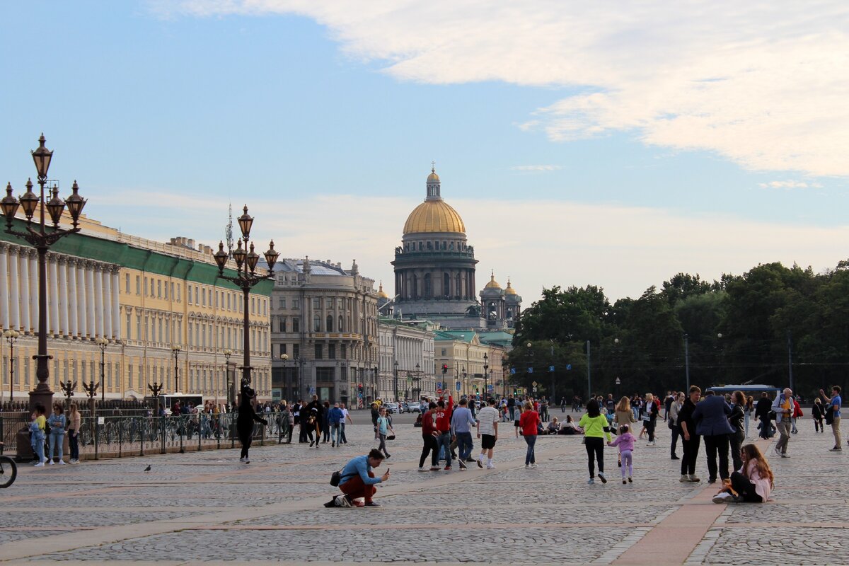 Петербург. Дворцовая площадь. Лето 2020 года 