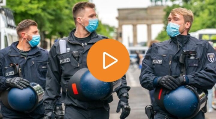Полиция запретила крупную демонстрацию короны, запланированную на выходные в Берлине. Против запрета инициаторы выступили в судебном порядке. Смотрите здесь полнометражную пресс-конференцию берлинской полиции.