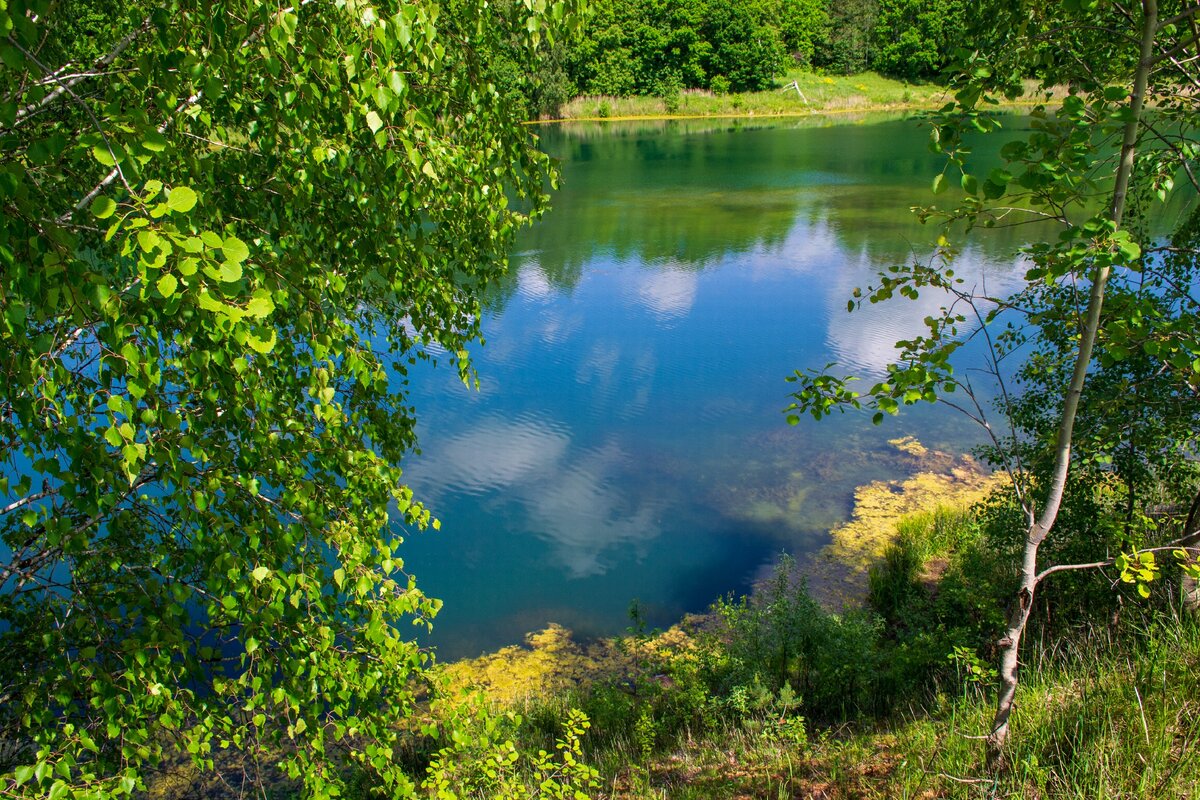 Люблю озера синие. Голубое озеро Смоленск. Три озера синие красное фото. Подземные реки Нижнего Новгорода. Что это за озеро Сэрэс.