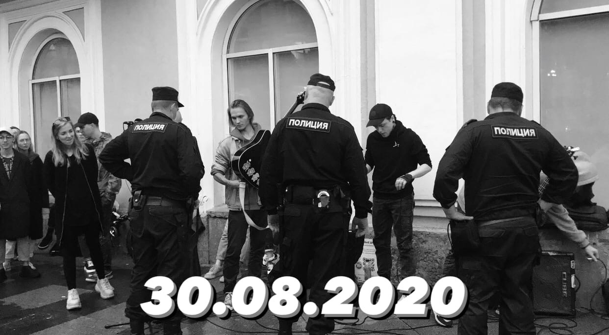 Фотография из официального паблика "Дешевых Драм" ВКонтакте