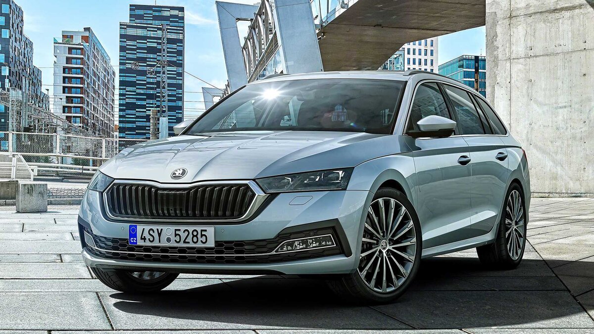 Новая Skoda Octavia стала значительно дороже. Рассказываю о российских  ценах и комплектациях | PRO AUTO NEWS | Дзен