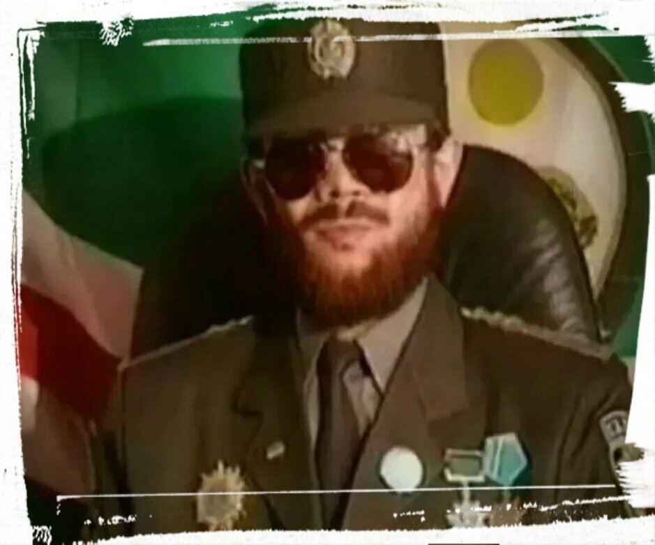 мертвый радуев. салман радуев и березовский. чеченский полевой командир радуев. салман бетырович радуев белый лебедь. салман радуев.