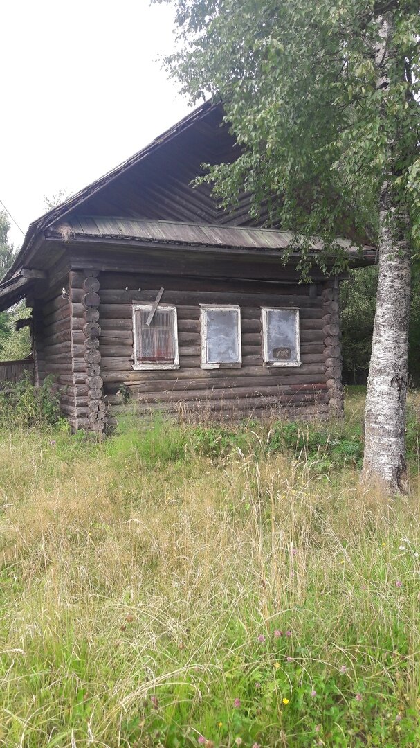 Вот такой скромный домик.