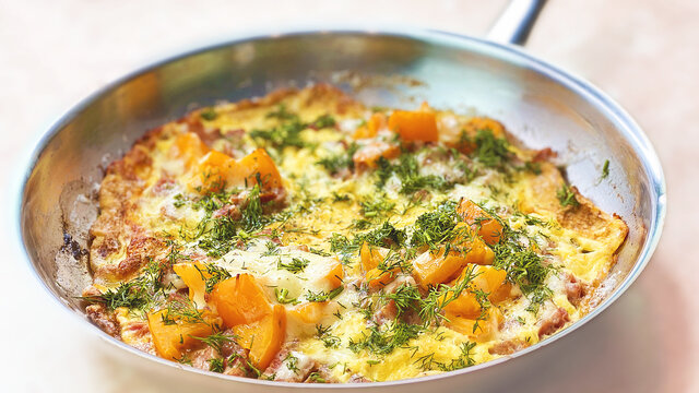 Пышный омлет фриттата на сковороде за 10 минут 