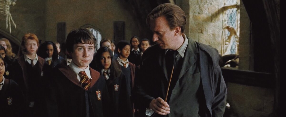 Сцена урока в кабинете профессора Люпина - одна из лучших во всем фильме