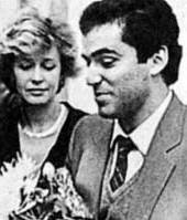 Марина и Гарри познакомились, когда ей было 37, а ему - 21. Это случилось во время очередной вечеринки в доме подруги Марины Татьяны Тарасовой. Роман был бурным, развивался стремительно,  несмотря на внушительную разницу в возрасте. Фото с ресурса compromat.ru