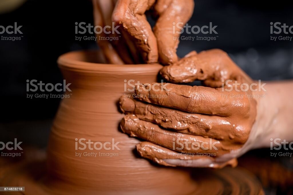 фото гончарного ремесла взято с бесплатного фотостока iStock