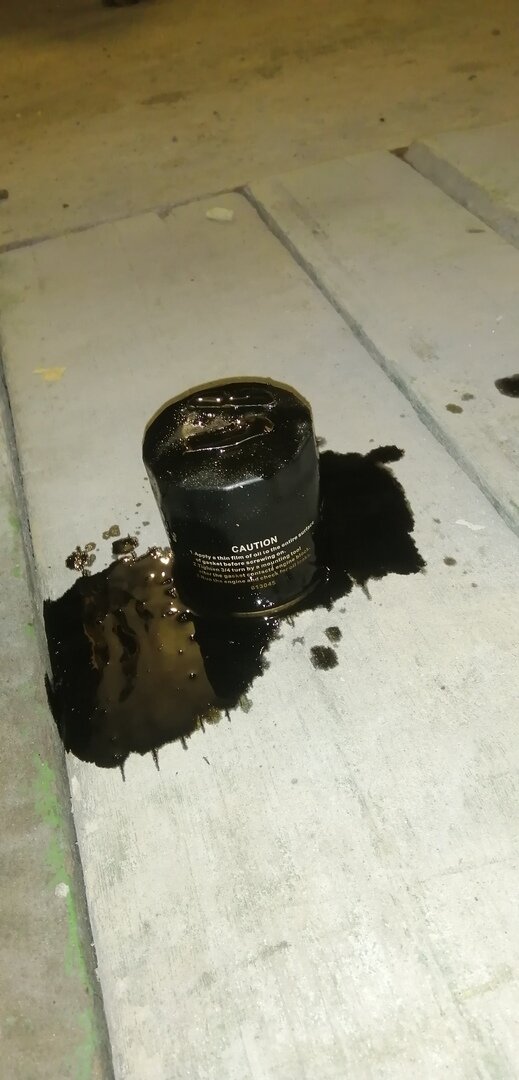 Приклеил на маслянный фильтр неодимовые магниты, после 10 тыс.км снял его и разрезал, показываю есть ли эффект