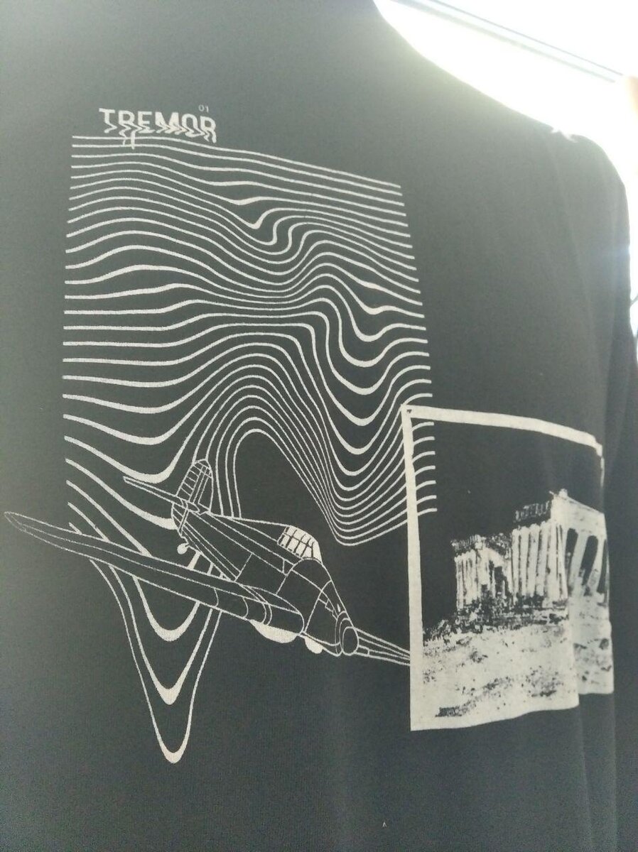 спина на майке с длинным рукавом