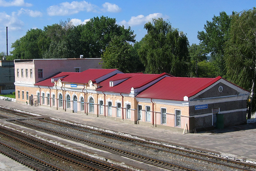 Жд вокзал новозыбков. Жд вокзал новозыбков. Город новозыбков ул вокзальная. Город клинцы брянская область жд вокзал. Станция новозыбков.