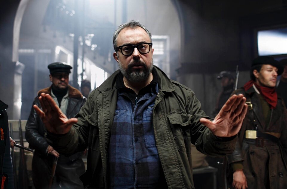 Кадр со съемок. Режиссер: Де ла Иглесиа (Идеальные незнакомцы) Испания