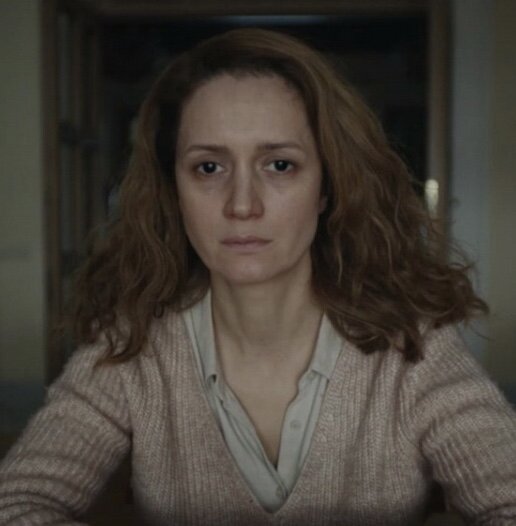 Виктория Исакова в роли Анны в сериале "Эпидемия"