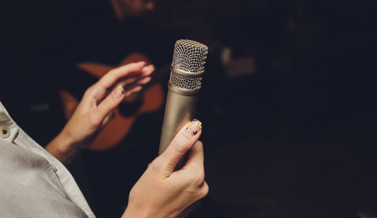 Если Вас зовут громко по имени – Вы слишком много работаете и очень устали.