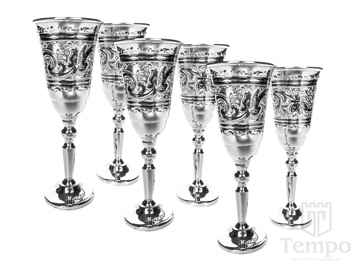 Серебряные рюмки 875 пробы на 40 мл с глубокой гравировкой ручной работы кубачинских мастеров компании "Темпо". Поставля