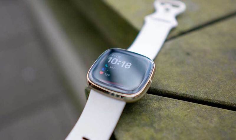 смарт-часы Fitbit Sense
