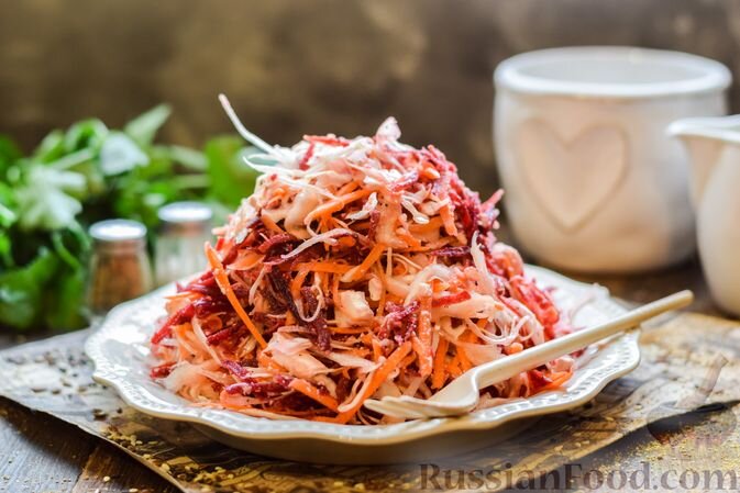 капуста белокочанная, свекла, морковь, брынза, соль, перец, масло растительное