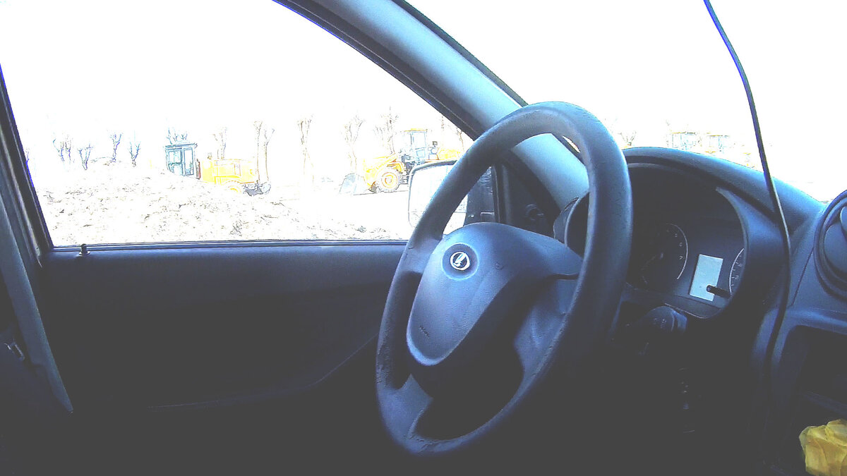 Старая гранта в салоне