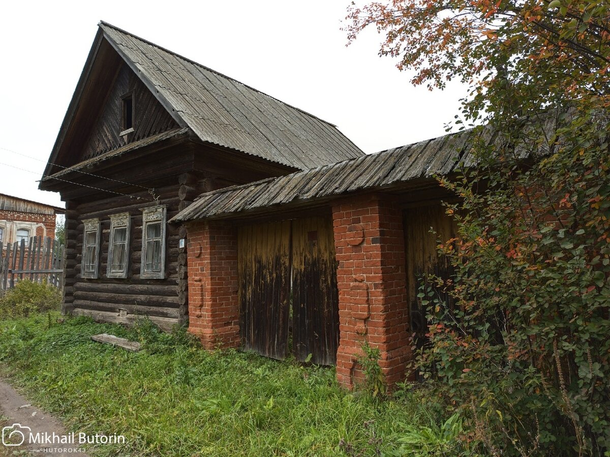 Ворота не соответствуют дому.