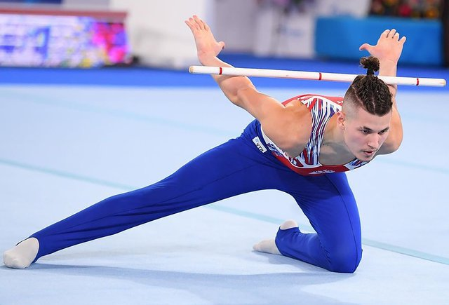 Обложка: Выступление Булата Сунгатулина. Фото: Олег Наумов