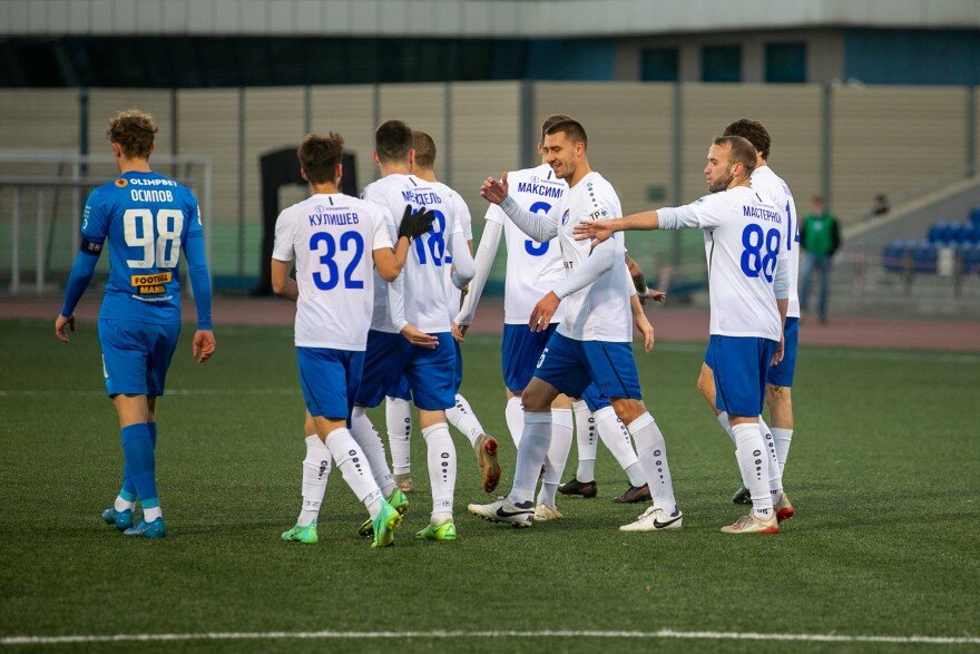 Матч в столице подтвердил , что «Факел» выходит на новый уровень организации игры. Тренерскому штабу Олега Василенко потребовалось время, чтобы поставить позиционную атаку. Но посмотрите третий гол красавец после передачи пяткой Хызыра Аппаева. Игроки «Факела» сделали пятнадцать передач, чтобы вывести на удар Андрея Менделя, который мастерски отправил мяч в сетку, без сопротивления соперника!