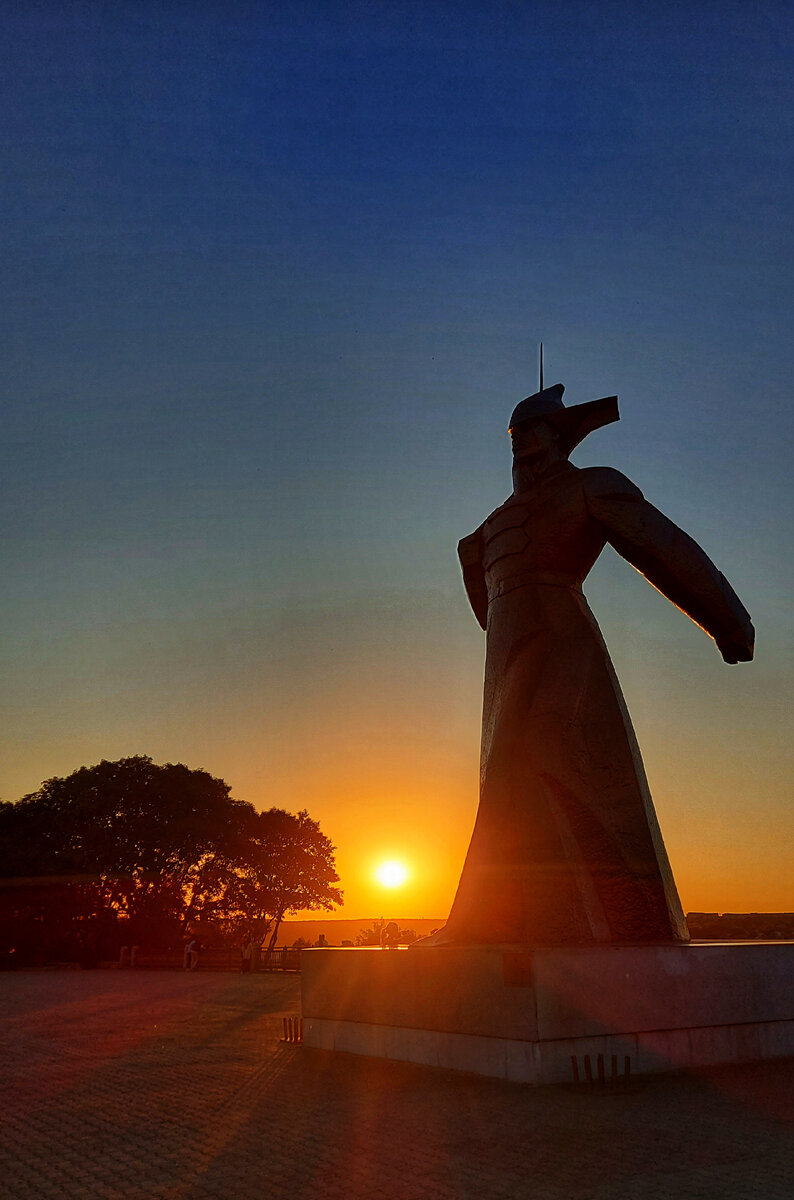 Памятник солдату красной армии на Крепостной горе 