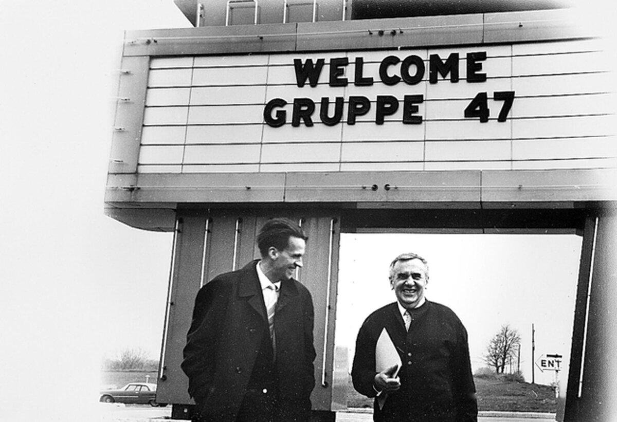 Писатель Вальтер Йенс (слева) и Ханс Вернер Рихтер