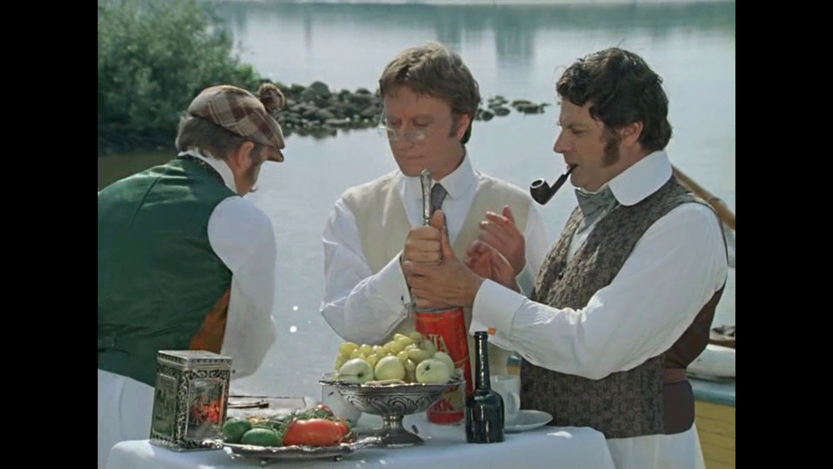 Кадр из советского фильма «Трое в лодке, не считая собаки»