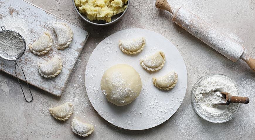 Больше рецептов вареников см. на gastronom.ru