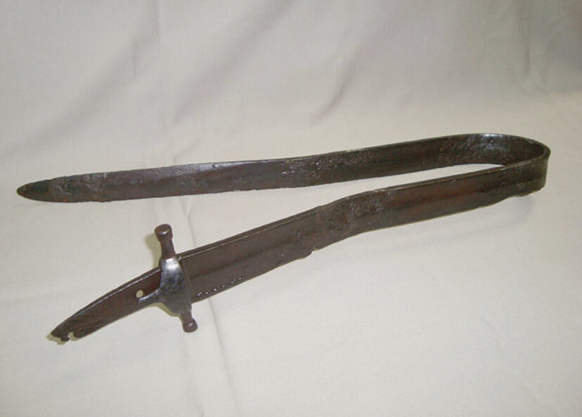 Ритуально согнутая аланская сабля