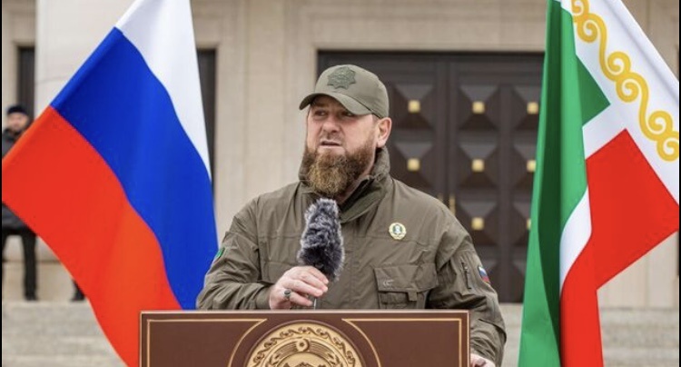 Глава Чечни Кадыров заявил о необходимости уничтожить сбежавших на Украину террористов.