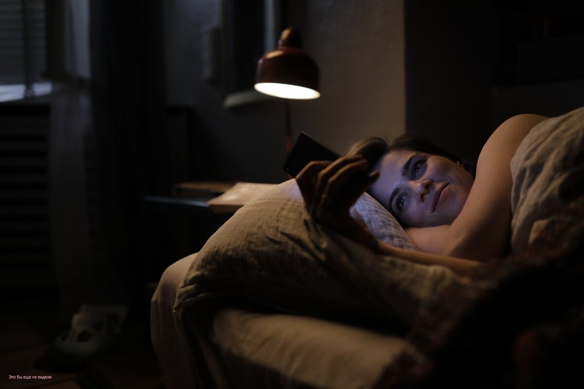 Кадр из фильма "Любовь между строк"