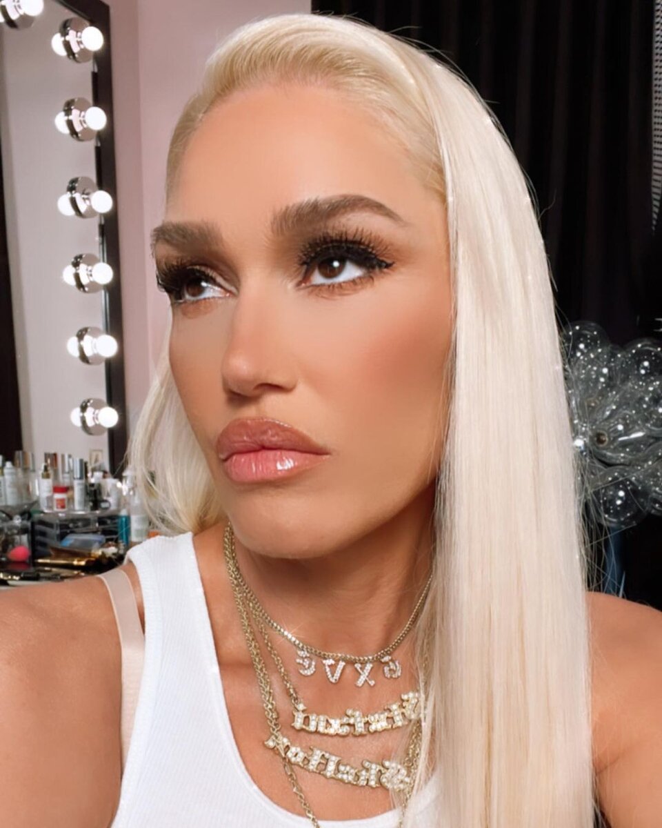     Гвен Стефани показала, как всего за минуту сделать губы больше. Фото: @gwenstefani