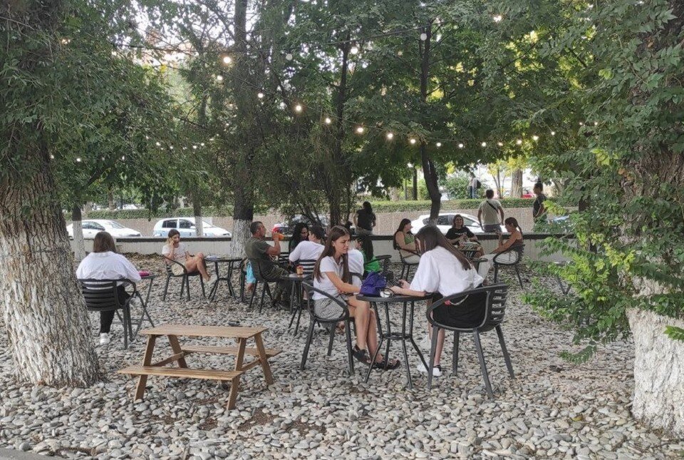     Усиление жары до 40 градусов в тени ожидается с 13:00 до 17:00. Анастасия ТАЛЫЗИНА