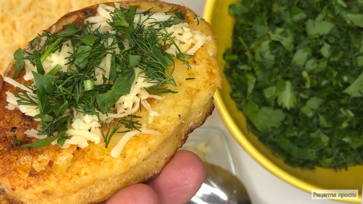 Приготовила чесночные гренки с сыром.