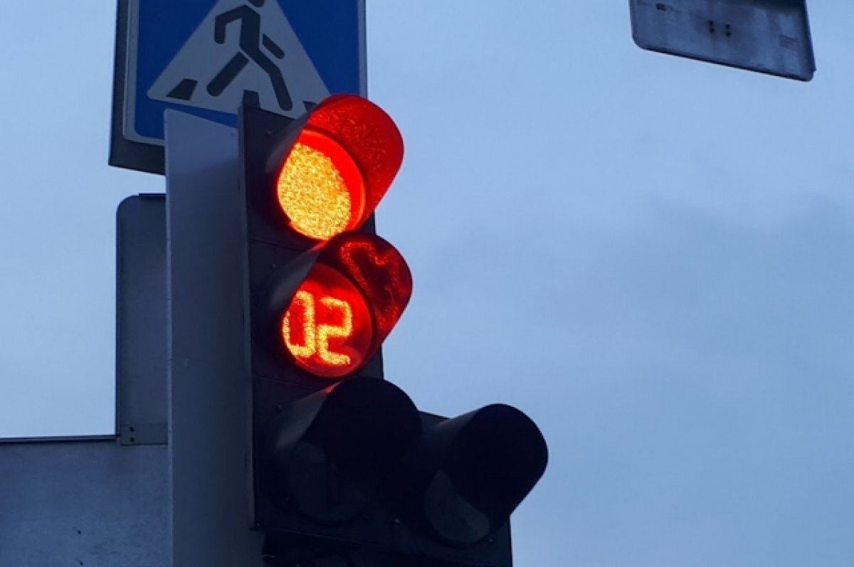    В Тюмени из-за работы на электросетях обесточат светофоры на Доме Обороны