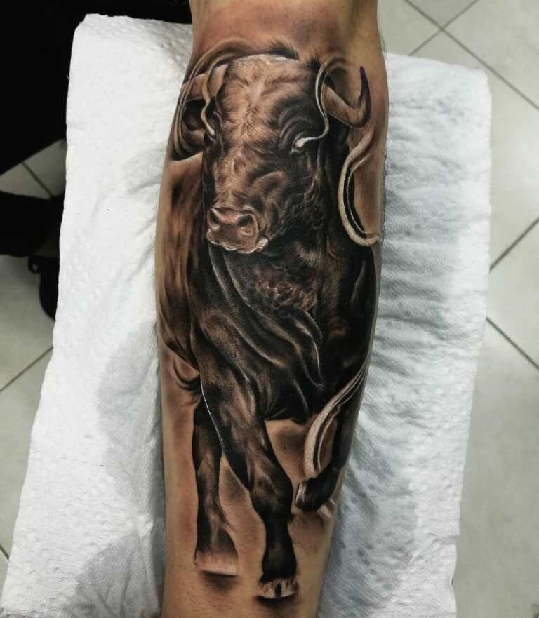 А вы знаете значение татуировки быка?
