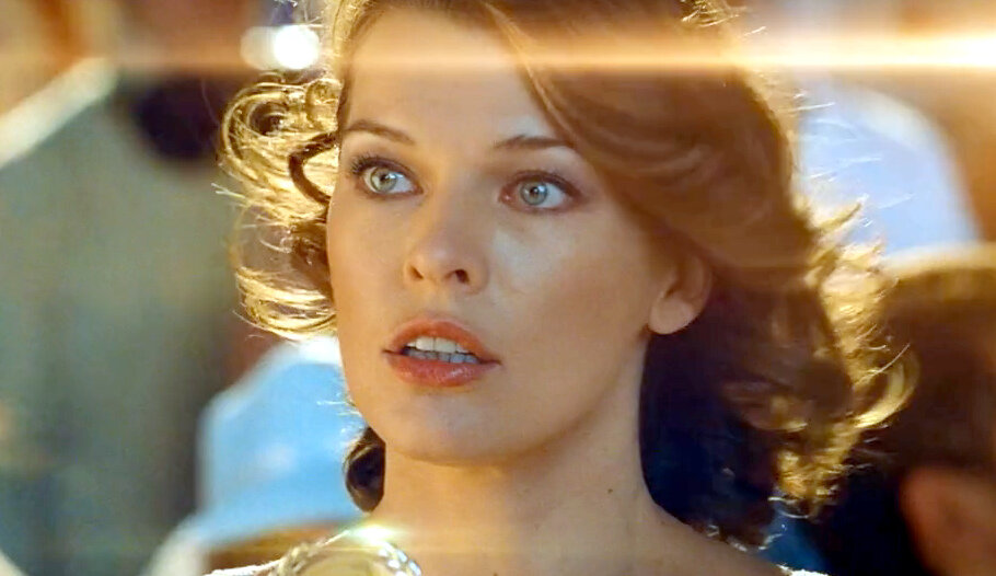 Милла Йовович в роли Нади. Кадр из кинофильма "Выкрутасы", 2011 г., режиссер Леван Габриадзе, сценаристы  Роман Непомнящий, Олег Маловичко, Алексей Федоров, композитор Павел Есенин. Скриншот кадра для иллюстрации