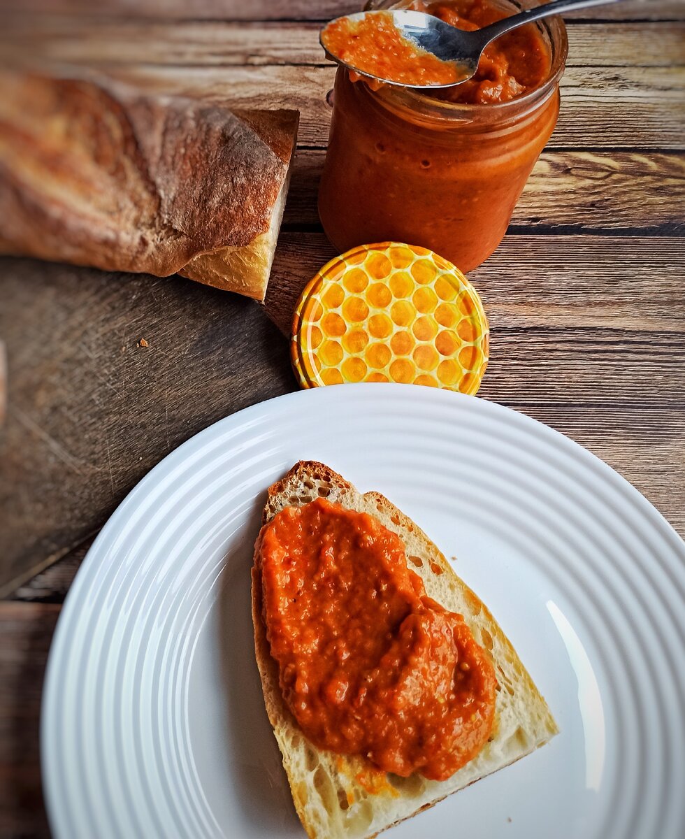 Готовить айвар несложно, а получается очень вкусно. Фото: Около еды.