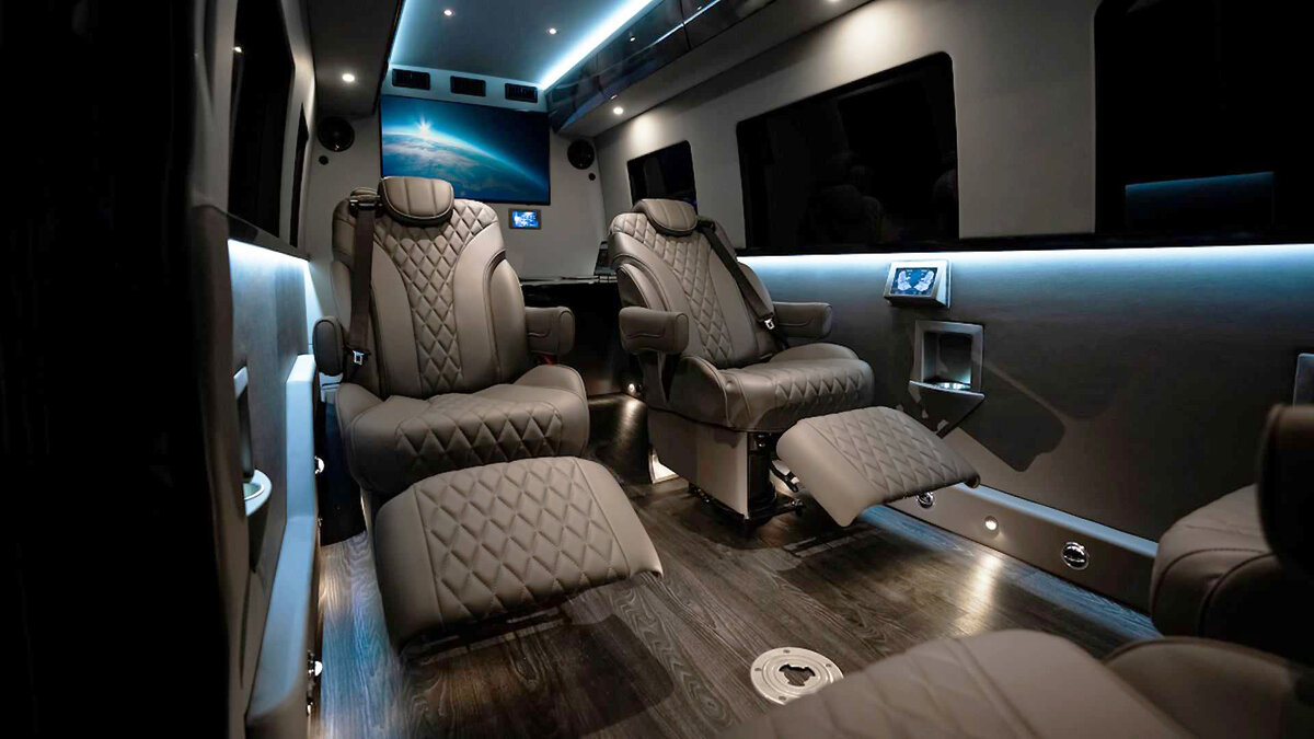 В таком мобильном офисе можно не только работать, но и отдыхать