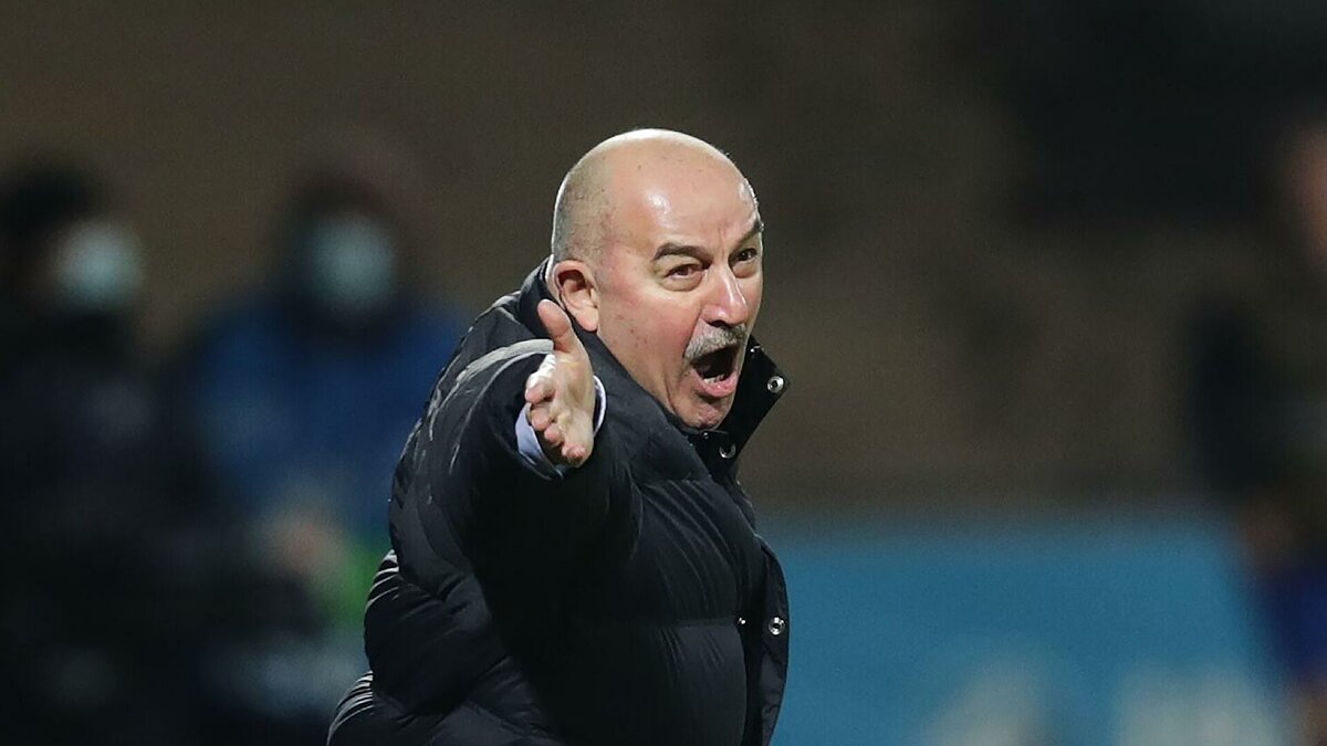 Главный тренер сборной России Станислав Черчесов. Фото - РИА Новости.