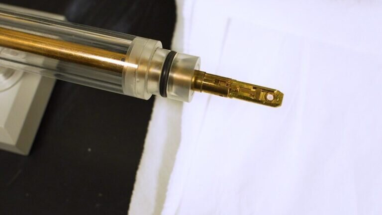 Плотность фильтрующих мембран, даже в атомном масштабе, может сильно повлиять на то, сколько чистой воды может быть произведено. (Энрике Гомес / Penn State)