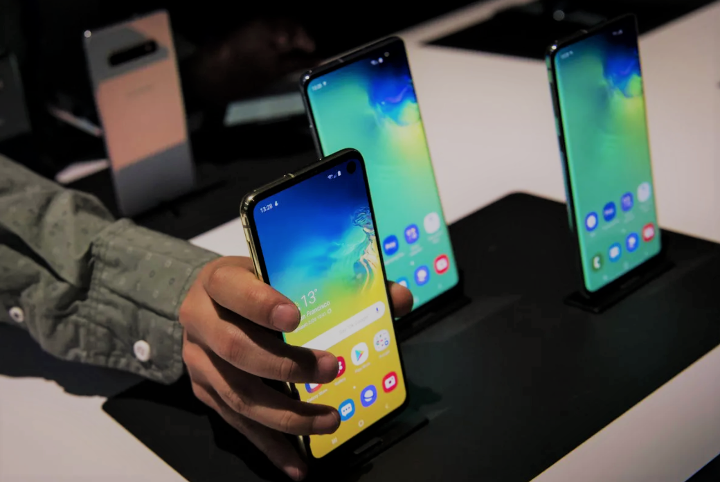 Китайские смартфоны 2020. Samsung китайский a10. Видео обзор смартфонов 2020 года. Топ 10 смартфонов на  22 год.