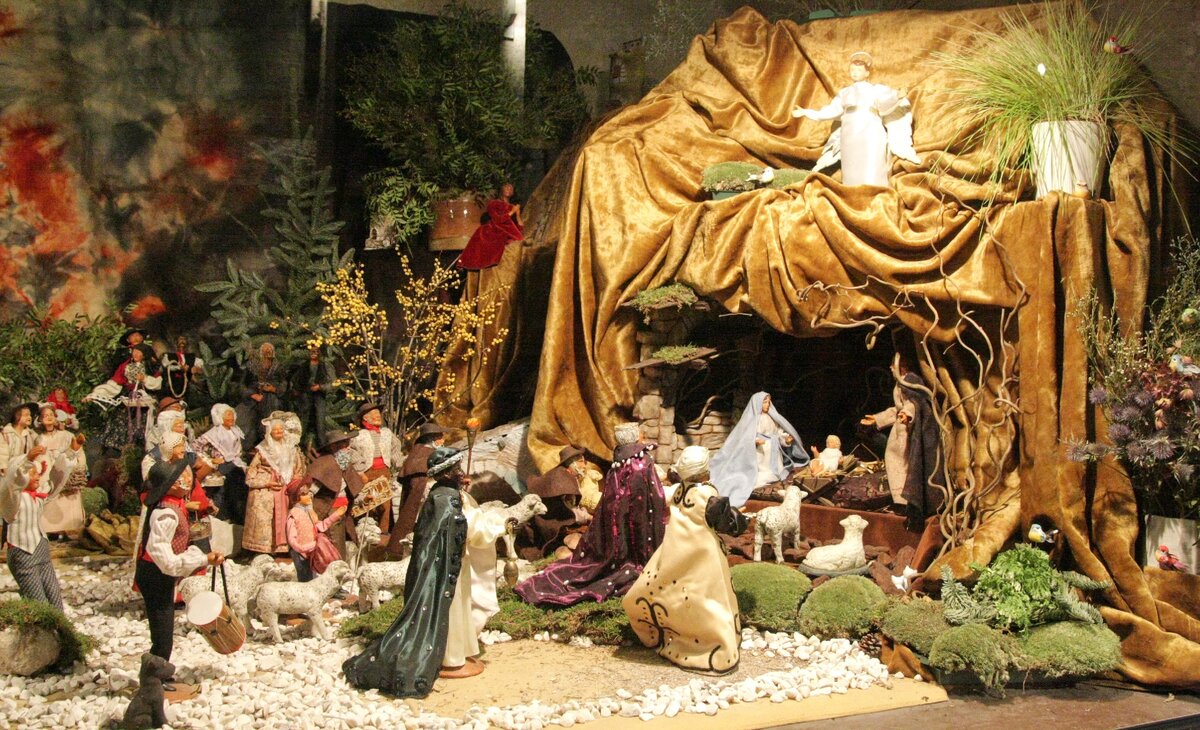 Рождественская батлейка в одном из соборов Марселя