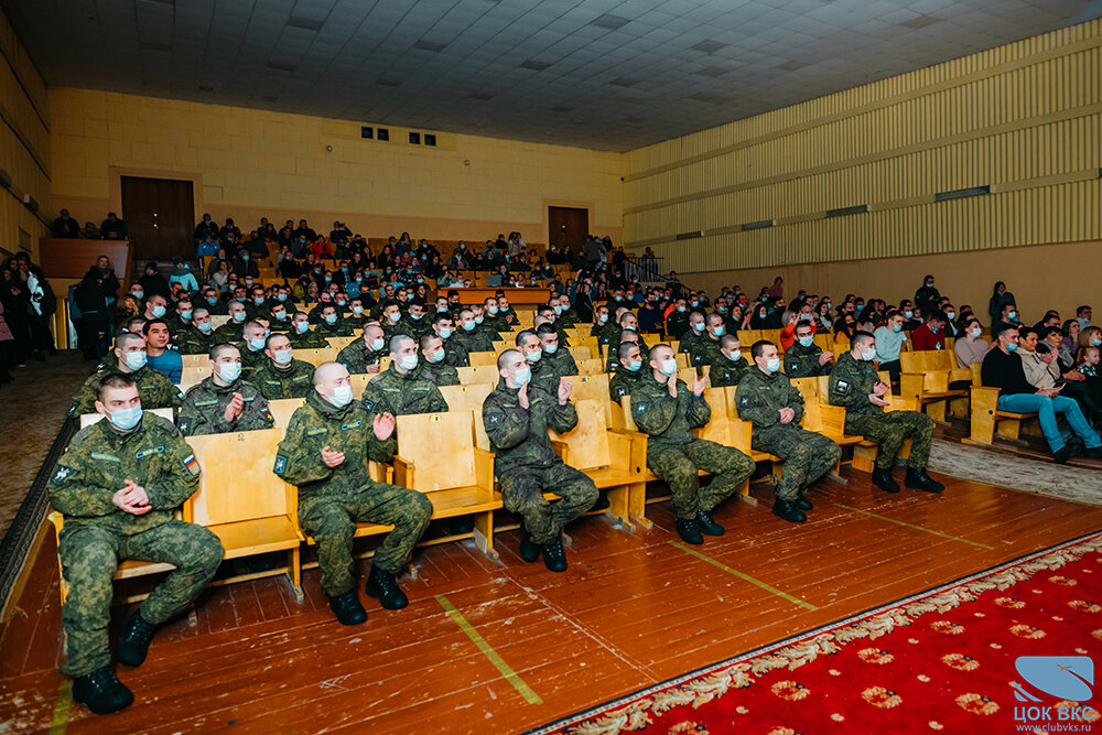 Творческая группа ЦОК ВКС поздравила с Новым годом военнослужащих Космических войск ВКС