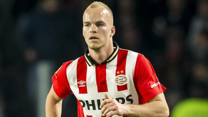 Опорный полузащитник клуба ПСВ Йоррит Хендрикс. Фото из интернета.