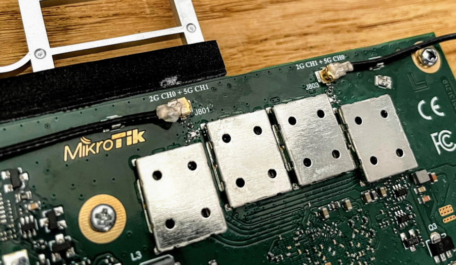 Обзор роутера Mikrotik hAP AC3: медленный Wi-Fi, страшная прошивка и тюбик термопасты13