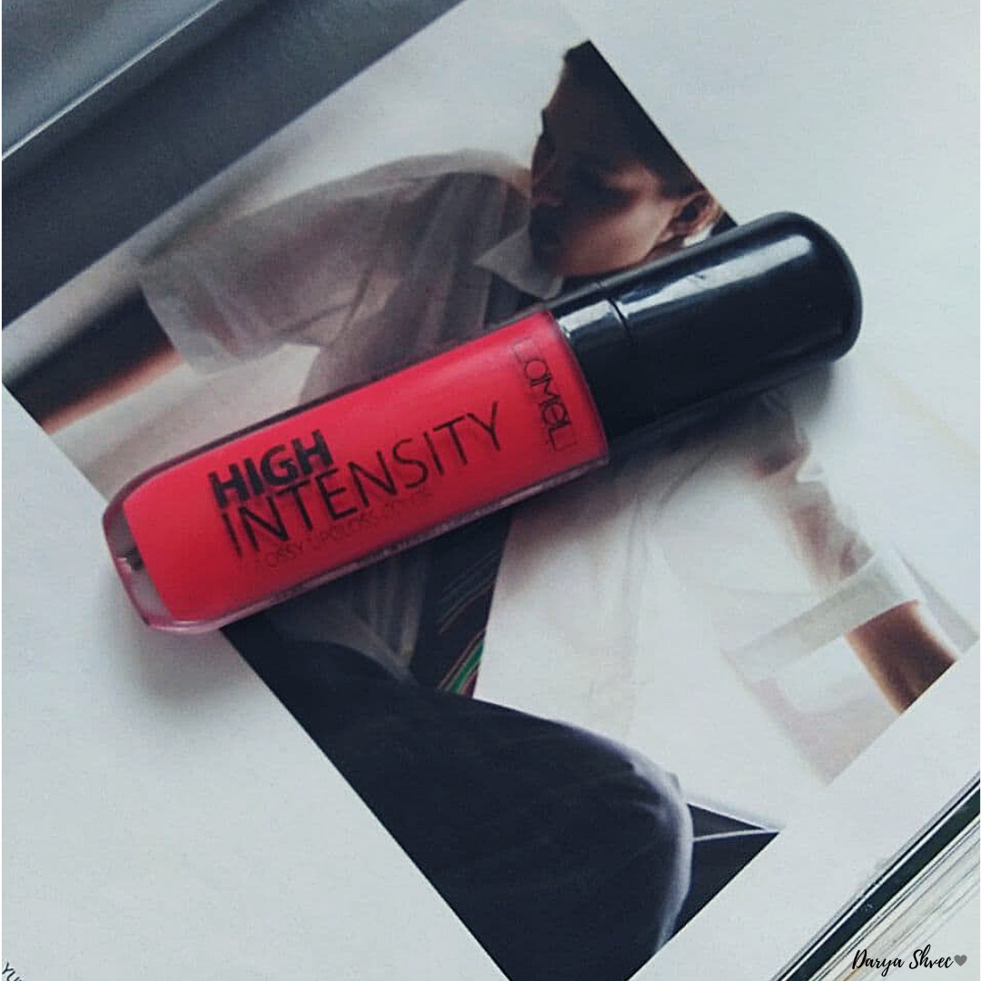 Жидкая помада с эффектом лаковых губ